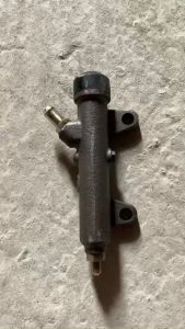 Tổng côn trên Hangda EQ153 7 tấn 8 tấn chân rộng