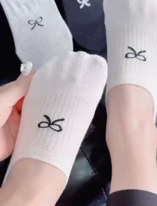 Invisible and non-falling Korean cotton ribbed breathable cute bowknot ins trendy short socks