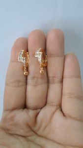 Lanz Anting Clip Gisel Bola A13 Kristal Berlian Titanium 18 K (Emas)