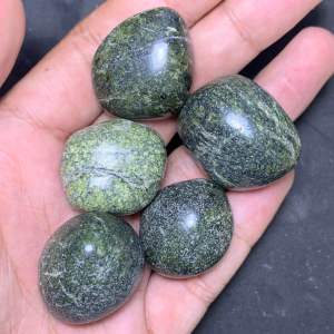 Batu Hematite Bader Besi Unik / Bahan Hematite Nempel Magnet Langka