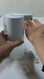 เครื่องจ่ายสบู่อัตโนมัติเซ็นเซอร์อินฟราเรดแบบไม่สัมผัสเจลโฟมเจลทำความสะอาดมือล้างแอลกอฮอล์แบบไม่สัมผัสที่กดแชมพูติดผนังแบบชาร์จไฟได้สำหรับห้องน้ำห้องครัว