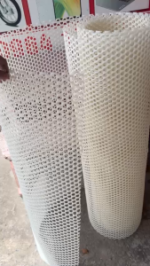 ( Khổ cao 1m x dài 1m) Lưới mủ nhựa Màu Trắng làm chuồng nuôi thú cưng và nhiều việc khác