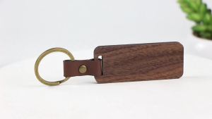 2pcs Wooden Keychain Black Walnut Keychain Vertical Stripe Wooden Keychain Classic Style Comfortable Hand Feel Home Keychain