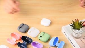 Case with Carabiner Clip for Airpod Airpods 1 / 2 / 3 / Pro Case Cover with Carabiner Hook