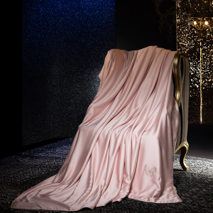HEART FALLS IN LOVE | Luxury 100% Mulberry Silk Duvet for Summer Air Conditioning Use