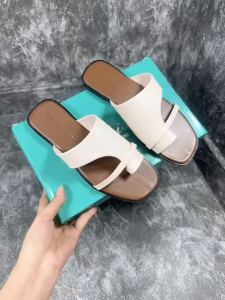 Dép nữ thời trang quai bản to FAROSA -H117 dép sỏ ngón quai ngang lên chân cực xinh cực hót trend