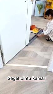 SA Busa Foam Penutup Celah Lubang Bawah Pintu Penghalang Debu Serangga