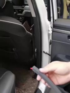 Double-Layer 5-Hole Rubber Seal Strips Thickened Noise Insulation for Universal Car Doors & Sills