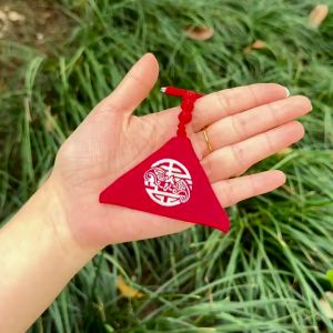 Jimat Penarik Uang Cina Feng Shui Plat Kui Jin Hu Dewa Kekayaan Untuk Hand Phone