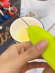 Pembuih Elektrik Foam Maker Handheld Mini Electric Drink Mixer Stainless Steel Frother Stirrer 打蛋器