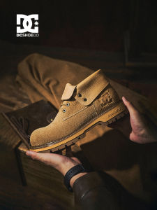 DC Shoes | Winter Short Boots Leather Padded Color: Yellow