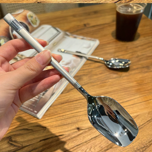 Muỗng Ăn Súp / Uống Nước Bằng Thép Không Gỉ Với Tay Cầm Dài Tiện Dụng 20cm SHOPER