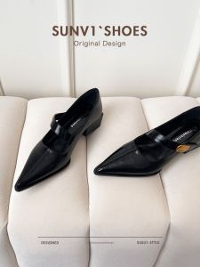 รองเท้าส้นสูงหัวแหลมสไตล์ฝรั่งเศสสำหรับผู้หญิงในช่วงฤดูใบไม้ผลิปี 2025 รองเท้า Mary Janes ทรงปากตื้น สายรัดหนัง กันน้ำ