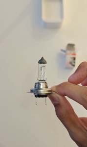 Original Osram Genuine H7 24V 70W Headlight Halogen Bulb 64215 PX26d