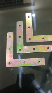 Ke góc vuông sắt dẹt (8x8x1.5cm) - (Dày 1mm) – Phụ kiện cố định góc bàn kệ tủ (15g)