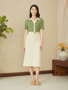 YINER | Sericin-Containing Elegant Color Blocking Seagull Collar Knitwear