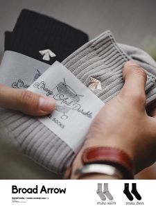 MADEN | Vớ Ống Trung Bình Thêu Mũi Tên Retro Bằng Cotton