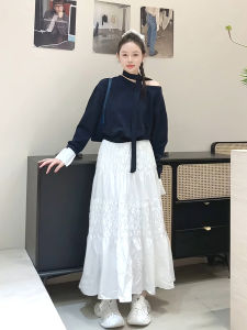 เสื้อเชิ้ตผู้หญิงหลวมๆ สไตล์เกาหลี ฤดูใบไม้ร่วงปี 2025 ใหม่ เสื้อสเวตเตอร์แขนยาวผูกโบว์ไหล่ข้างเดียว ทรงหลวม สวมใส่ได้หลากหลาย