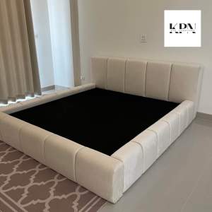 เตียงนอน รุ่น Delta ดีไซน์ทันสมัยหรูหรา จัดส่งฟรี (ในพื้นที่) โครงไม้เนื้อแข็งรับประกันโครงสร้าง หุ้มผ้ากำมะหยี่นำเข้า มีทั้งราคาเฉพาะเตียงนอนและราคาพร้อมที่นอนสปริงเสริมท็อปฟิลโล่หนา 12 นิ้ว สวยตรงปก100% ราคาโรงงาน