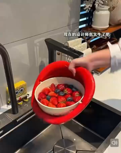 Creative Apple-Shaped Drain Basket Fruit Colander in Red Green Yellow for Kitchen Use