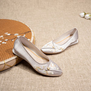 Embroidered Satin Pointed Toe Flat Womens Shoes Vintage Cheongsam Low Heel Beijing Style Casual Fashion Single Shoes