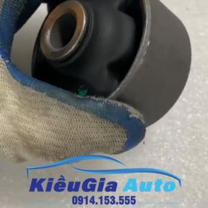 Cao su càng A to Hyundai Elantra 2012-2015