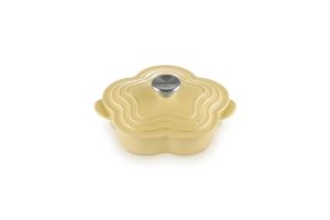 Le Creuset Cast Iron Flower Shape Dish 20cm (Mimosa)
