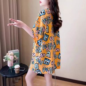 เสื้อยืดแขนสั้นทรงหลวมสไตล์เกาหลีฤดูใบไม้ผลิและฤดูร้อน 2024 สำหรับผู้หญิง ทรงหลวม แขนสั้น คอกลม ความยาวปานกลาง เสื้อผ้าทำงาน