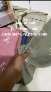 Nurbana Kerudung: Hijab Segi Empat & Caquetee