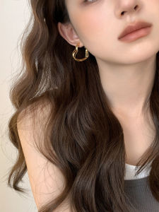 Elegant S925 Silver Needle Heart Shaped Hoop Earrings Womens Fashion Jewelry Minimalist Design Luxury Lightweight Ear Cuffs