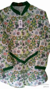 SETELAN BATIK SEKOLAH MADRASAH DINIYAH UNTUK PRIA DAN PEREMPUAN FKDT