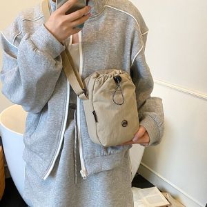 Ladies Summer New Portable Crossbody Bag Water Bottle Cup Holder Single Shoulder Outdoor Casual Nylon Fabric Bag with Zipper