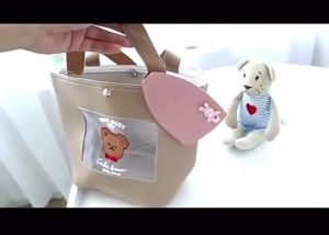 Dompet Kunci Tarik Kartun Lucu Bahan Kulit PU yang Cocok untuk Kunci Mobil SH E53