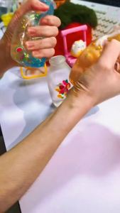 Glitter Bottle Stress Relief Fidget Toy Transparent Squeeze Bottle Toys With Sequins Portable Decompression Sensory Gift