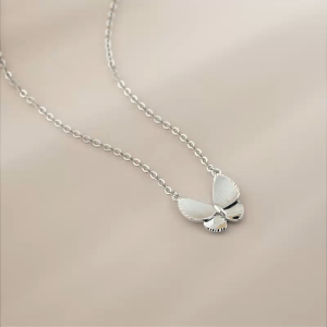 Chow Sang Sang  周生生 950 Platinum Essence Butterfly Necklace for Women 47cm 96396N