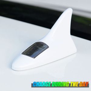 lampu variasi mobil LED shark fin antena lampu belakang kap mobil model sirip hiu tenaga surya solar cell power