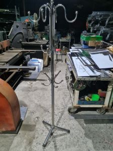 Cây móc đứng inox treo quần áo loại lớn