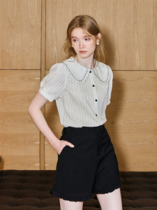 KUHNMARVIN | Áo Blouse Tay Ngắn Kiểu Duyên Dáng Có Cổ Peter Pan Thêu Ren