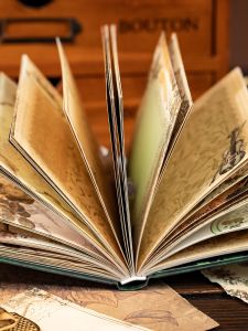Yuxian | Vintage Travel Planner with Artistic Design Leather-like Colored Pages