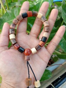 gelang kayu bertuah/gelang kombinasi kayu bertuah/gelang kayu bertuah asli/gelang kayu bertuah original/gelang butiran kombinasi kayu bertuah asli/gelang kombinasi 9 kayu bertuah