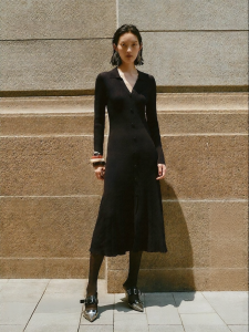 Vero Moda | Đầm Dài Ép Nếp Dây Buộc eo Khoét Neck V