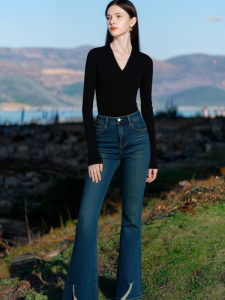 HUOLISI | V-neck Slimming Black T-Shirt