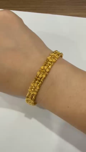 Poh Heng Jewellery 22K Radiant Bangle in Yellow Gold [Price By Weight]