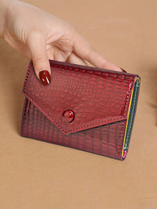 MEIFEI | Alligator Pattern Leather Compact Wallet with Multiple Card Slots