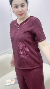Đồ Bộ Nữ Trung Niên Đũi Vân Mây Cao Cấp Áo Cổ Tròn Thêu Hoa Quần Dài Suông Tay Ngắn Mặc Nhà Đi Chơi Thanh Lịch Thoải Mái Mát Mẻ 35-60 Tuổi - Quà Tặng Cho Mẹ Cô 20 Tháng 10