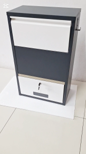 Parcel Care ตู้รับพัสดุ กันฝน ติดผนัง ล็อกได้ ใส่ของหลายชิ้น ขนาดใหญ่ แข็งแรง | Parcel Box สำหรับหน้าบ้าน ทาวน์โฮม แถมสติ๊กเกอร์เลขที่บ้าน