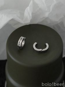 Bolo American Punk Hip Hop Rune Ear Clip for Men and Women without Ear Piercing Street Niche Style Earrings Studs Female Earrings