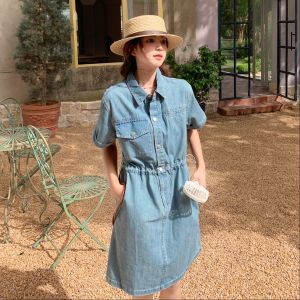 YINLUOYA | ชุดเดรสยีนส์ทรงเอเอวสูงแขนสั้นสไตล์เกาหลี ทรงเข้ารูป กระโปรงทรงเอ ฤดูร้อน 2025 ชุดเดรสยีนส์สไตล์เกาหลี
