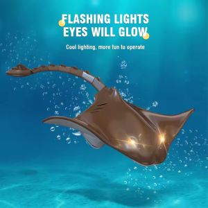 เรืออาร์ซีเรือปีศาจรีโมทบังคับเรือ2.4กรัมพร้อมแสงจำลองไบโอมิเมติกส์ควบคุมด้วยวิทยุแมนตาเรือไฟฟ้าของขวัญสำหรับเด็กของเล่นน้ำ