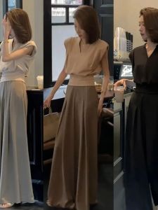Fashionable V-Neck Top And Wide Leg Pants French Design Two-Piece Set Summer 2025 New Arrival Womens Cotton Suit Ensemble